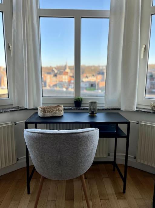 Bellevue - Grand Appartement Pour 5 Sur Les Quais De La Meuse Льєж Екстер'єр фото
