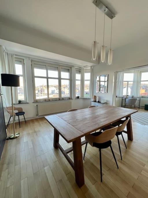 Bellevue - Grand Appartement Pour 5 Sur Les Quais De La Meuse Льєж Екстер'єр фото