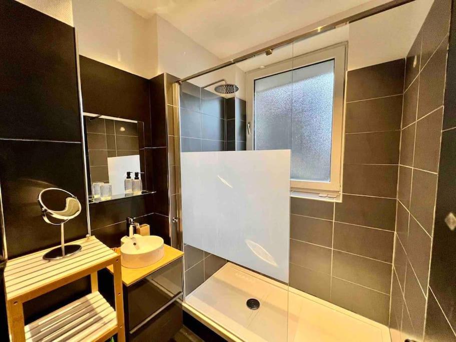 Bellevue - Grand Appartement Pour 5 Sur Les Quais De La Meuse Льєж Екстер'єр фото