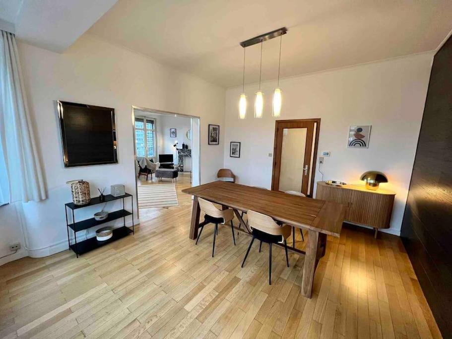 Bellevue - Grand Appartement Pour 5 Sur Les Quais De La Meuse Льєж Екстер'єр фото